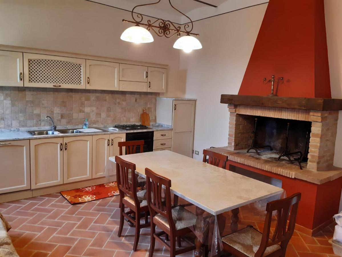 Fauglia Agriturismo La Valle Della Lavanda - Podere Mezzastrada חדר תמונה